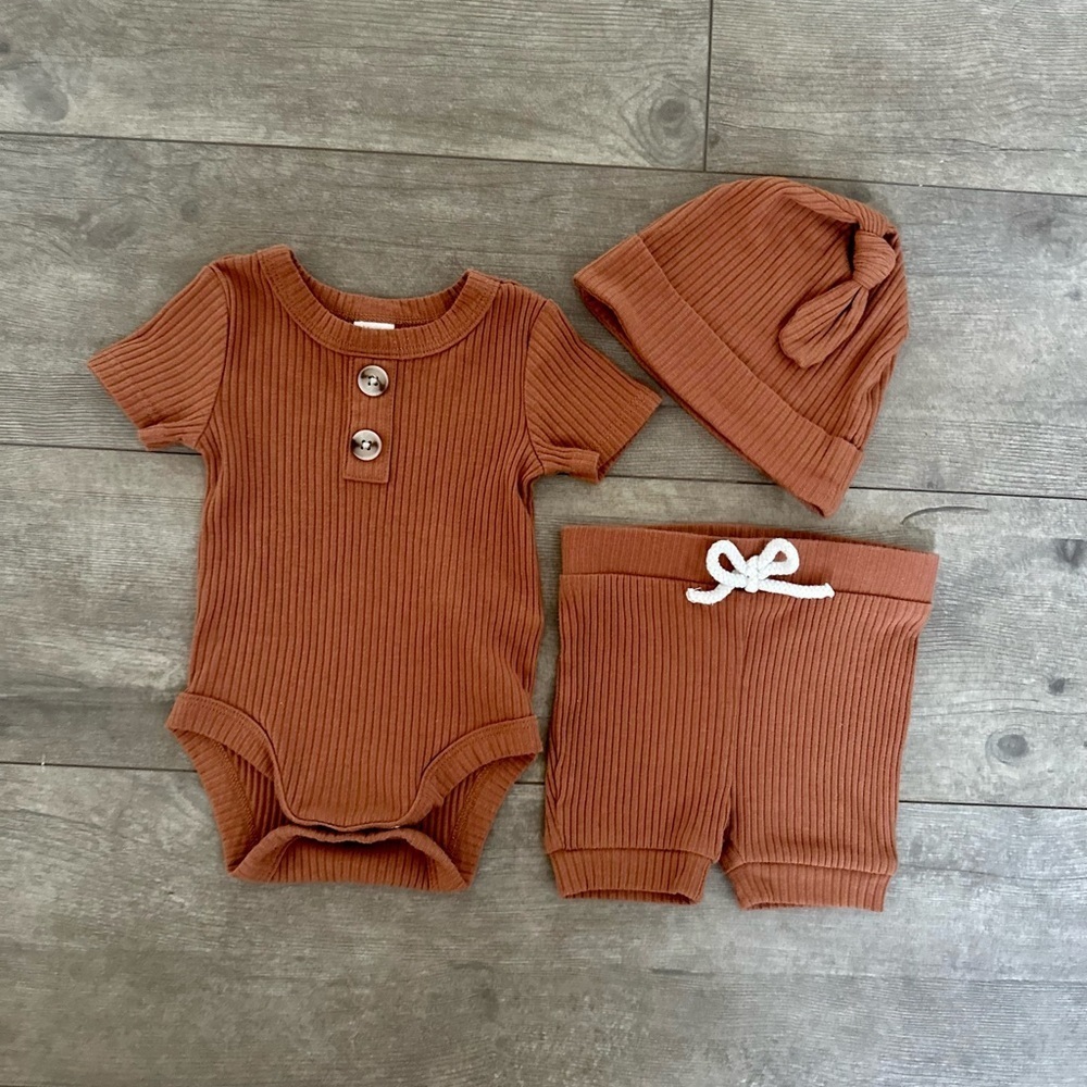 Saks Fifth’s PL 3M Baby Boy Modern 3 Piece Ribbed Matching Outfit Set